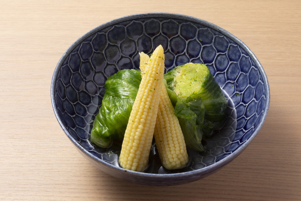 大阪『食堂 みづ木』のヤングコーンとレタスのおひたし
