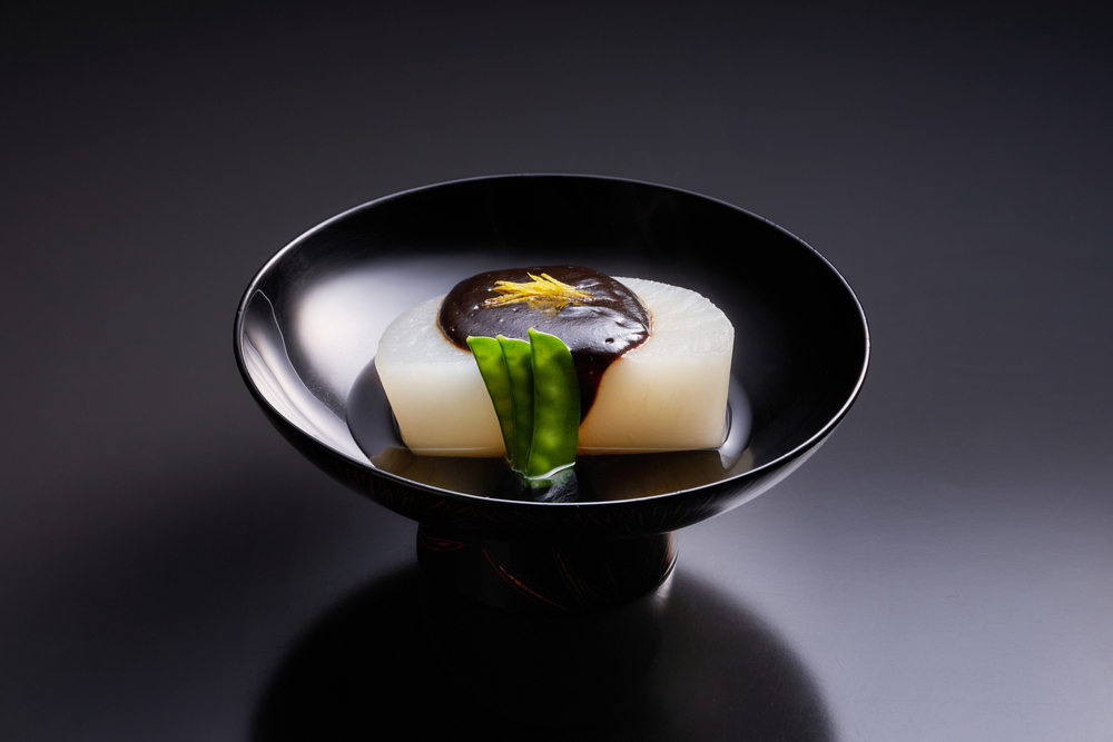 大阪『さか本』の丸大根風呂吹き