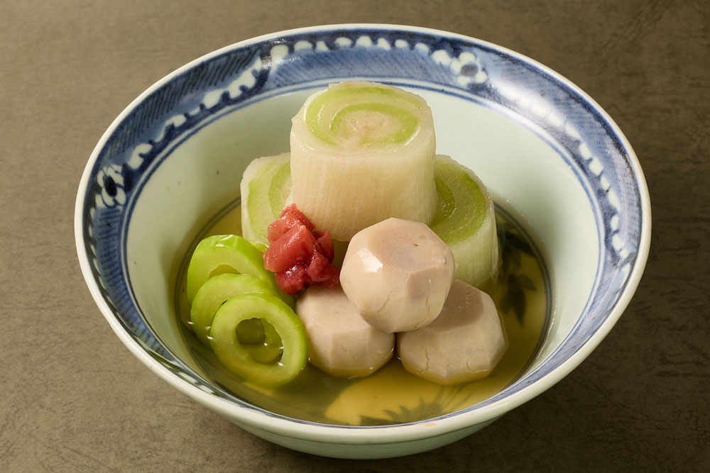 子芋と芋茎の炊合せ